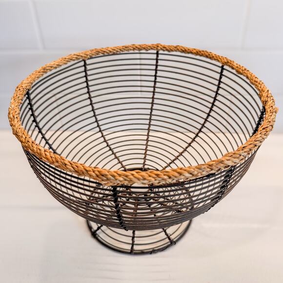 Vintage Footed Round Wire Basket w/ Jute Cord Trim, Country/Farmhouse/Cottage - Picture 4 of 7